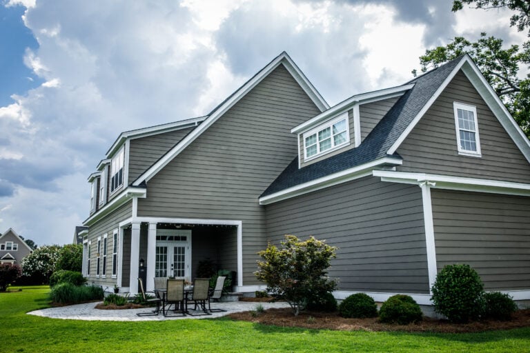 Top 7 Most Popular Vinyl Siding Colors for Your Home in 2025