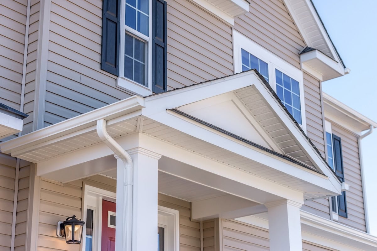 how long does vinyl siding last
