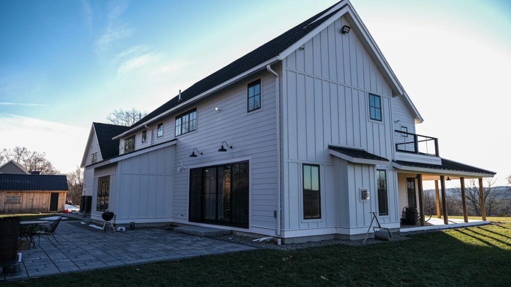 Modern Farmhouse - James Hardie Fiber Cement